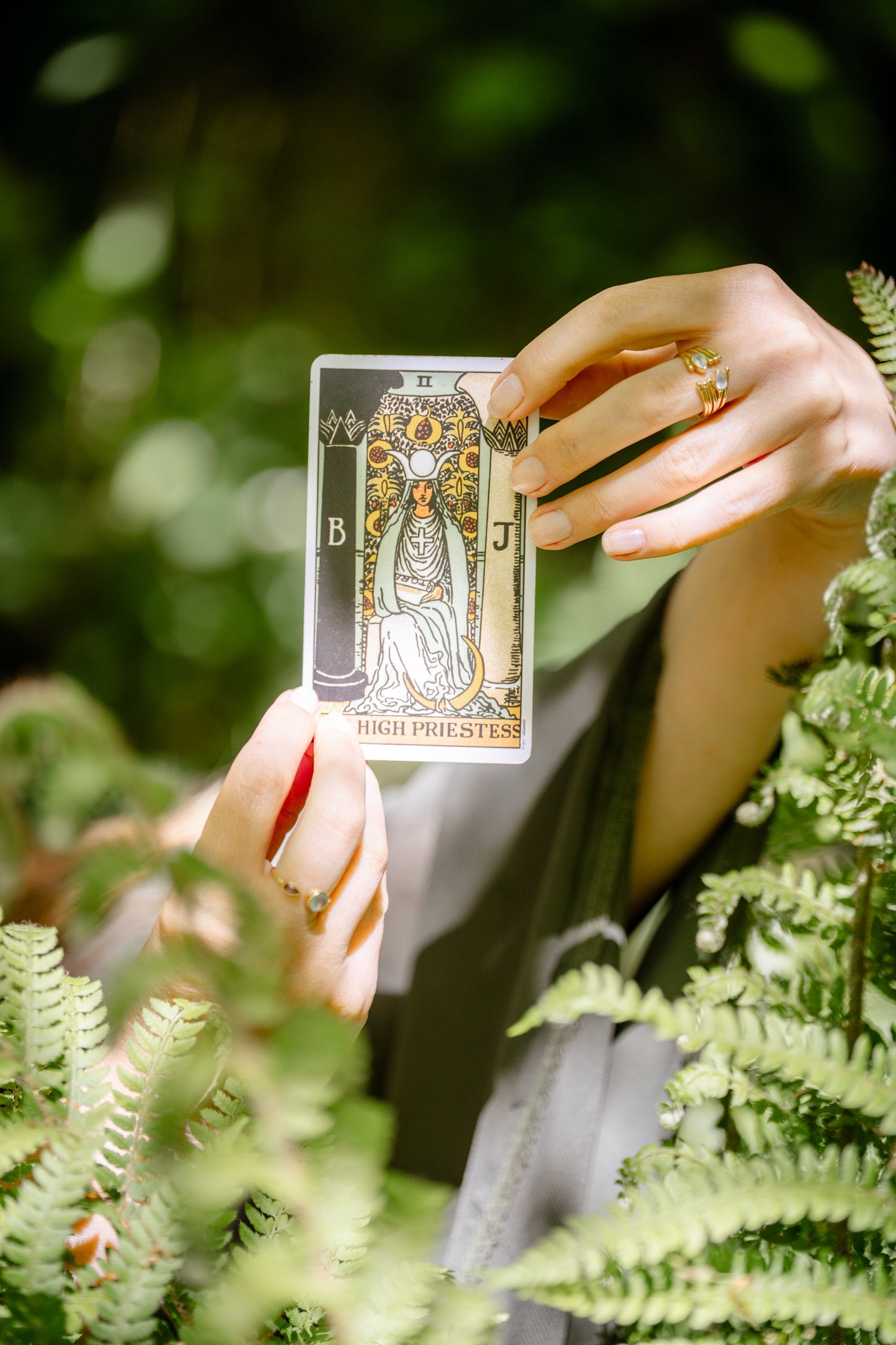 Aengus' Embrace - A Talisman of Soulful Love