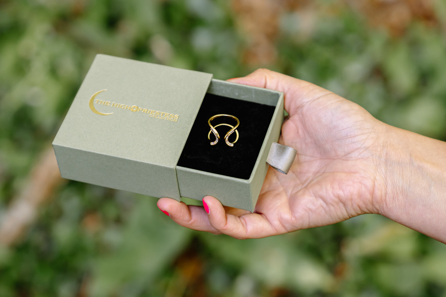 Moons of Eriu Ring - A Talisman for those who walk between worlds